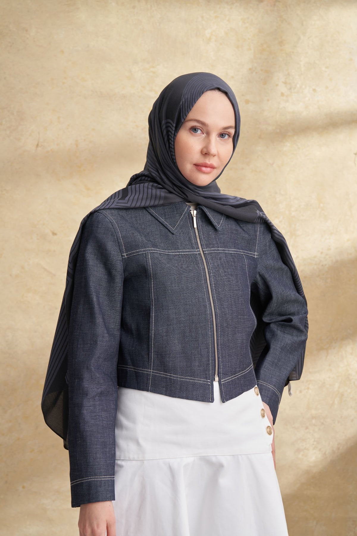 Geometric Anthracite